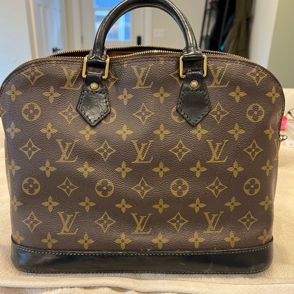 Vintage Alma PM,code is VI0916, made in France, Jan 1996. See pictures for wear